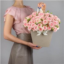 Пионовидная кустовая роза